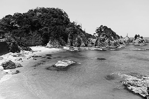 浦富海岸　写真提供：鳥取県岩美町