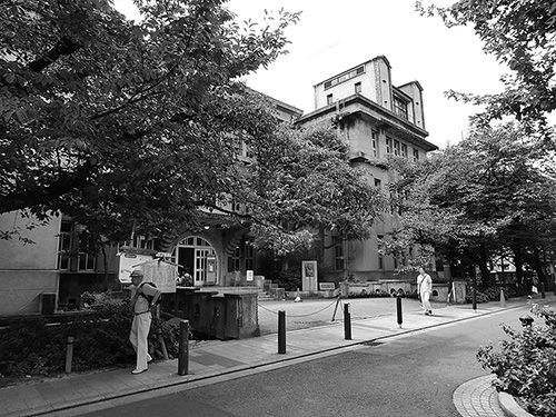 ホテルになろうとしている旧立誠小学校